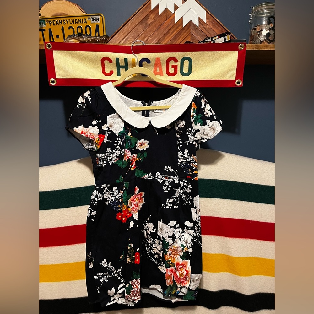 Cute navy blue floral Peter Pan collar dress